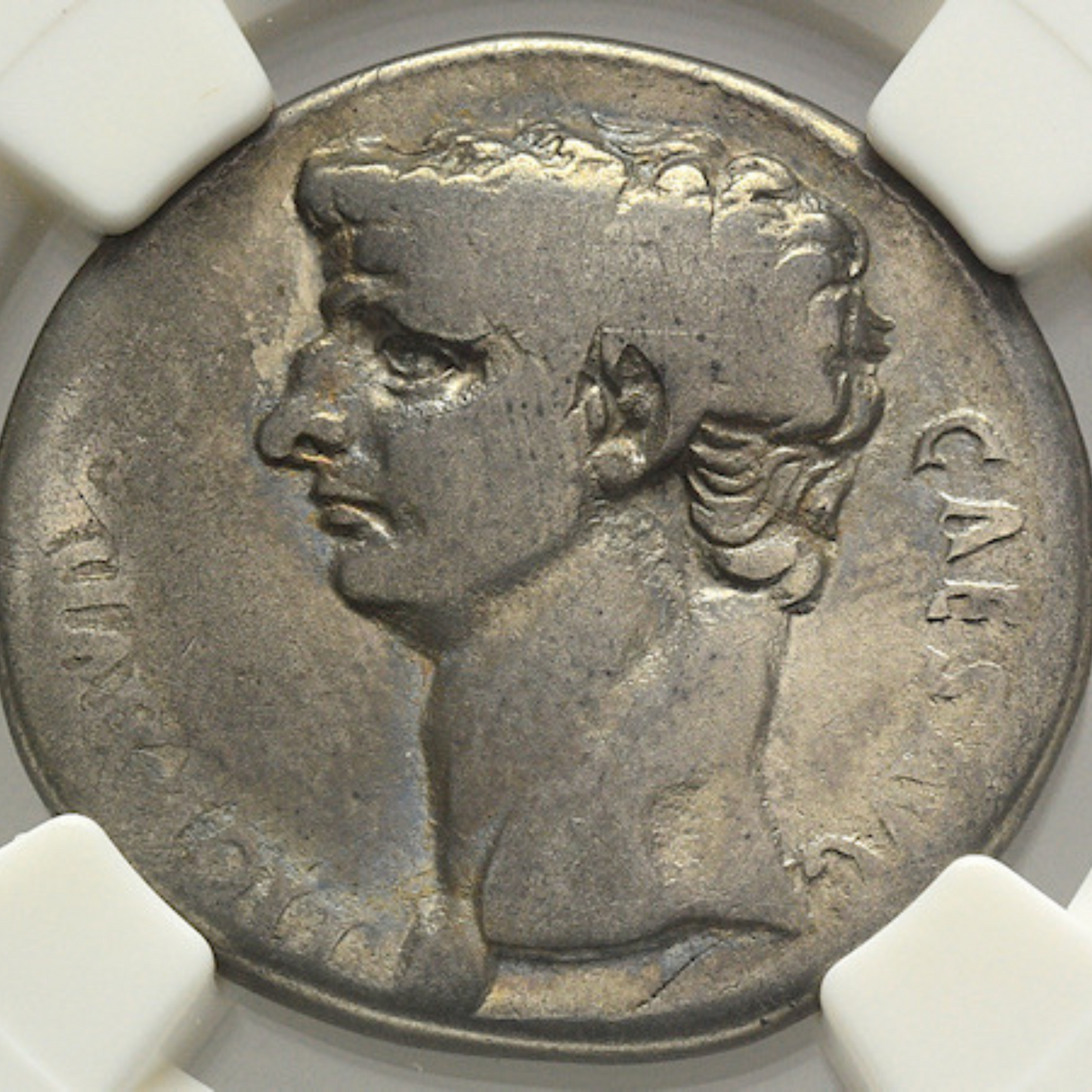 【“アジア属州”が祀った皇帝神格】クラウディウス シストフォルス銀貨〈NGC F〉— ローマ&アウグストゥス神殿像