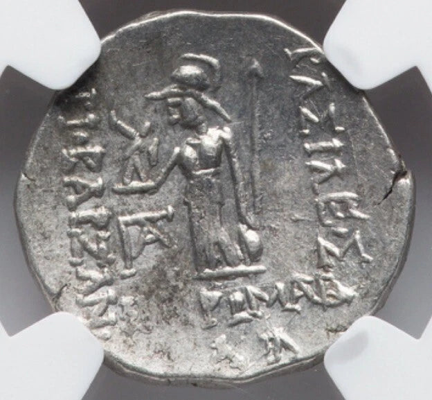 【“フィロロマイオスの銀槍”】アリオバルザネス1世 ドラクマ銀貨〈NGC Ch VF〉— ディアデム王像 & アテナ・ニケフォロス