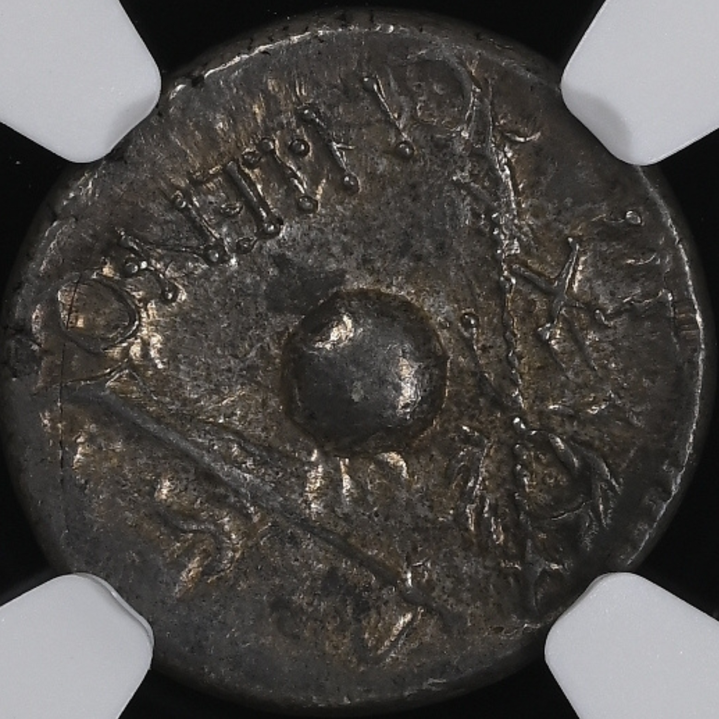 【“ローマ精神の護符”】クナエウス・レントゥルス デナリウス銀貨〈NGC Ch XF〉— ゲニウス胸像 & セプター+地球儀+舵